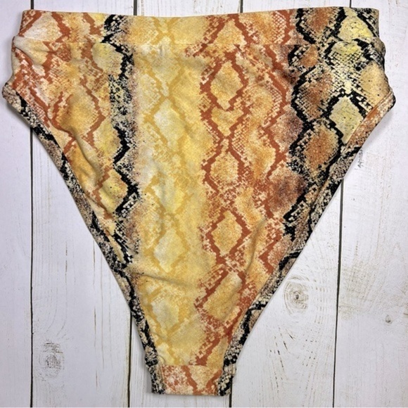 L*Space | Frenchi High Waist Bitsy Bikini Bottom In Snakeskin Print | S - Picture 3 of 7